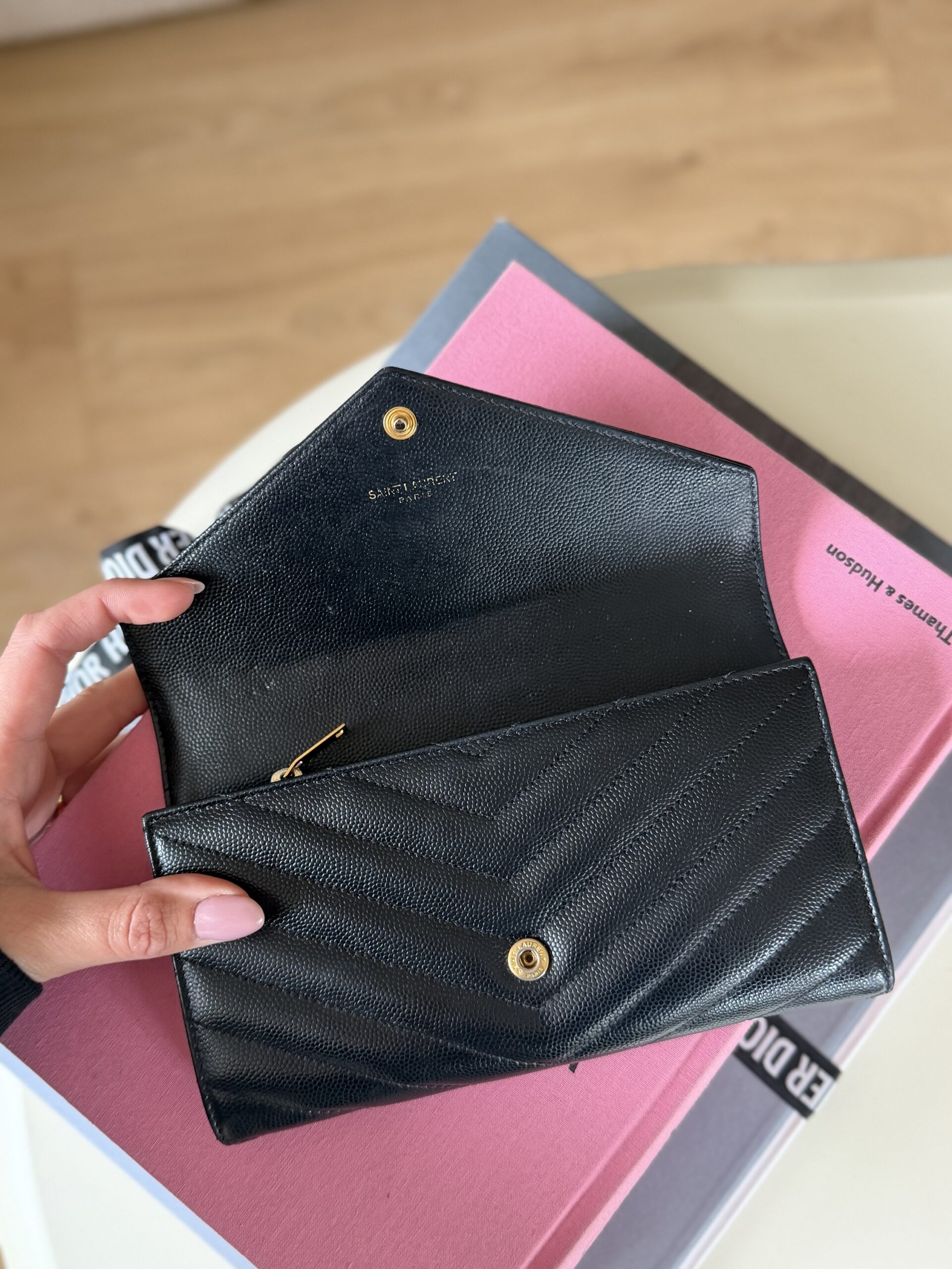 YSL Yves Saint Laurent WOC Wallet On Chain - obrazek 17