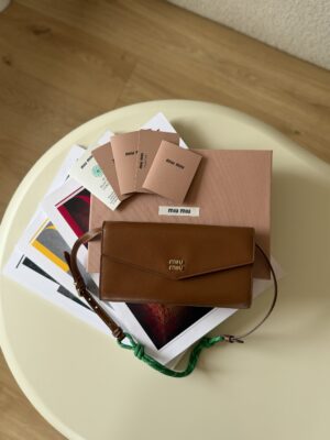 Torebka/portfel WOC Wallet On Chain Miu Miu