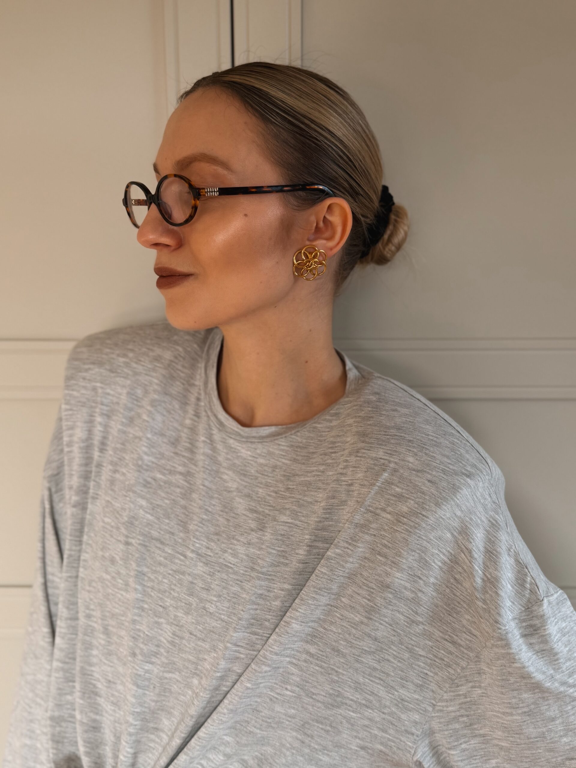 Klipsy Chanel CC kamelie - obrazek 2