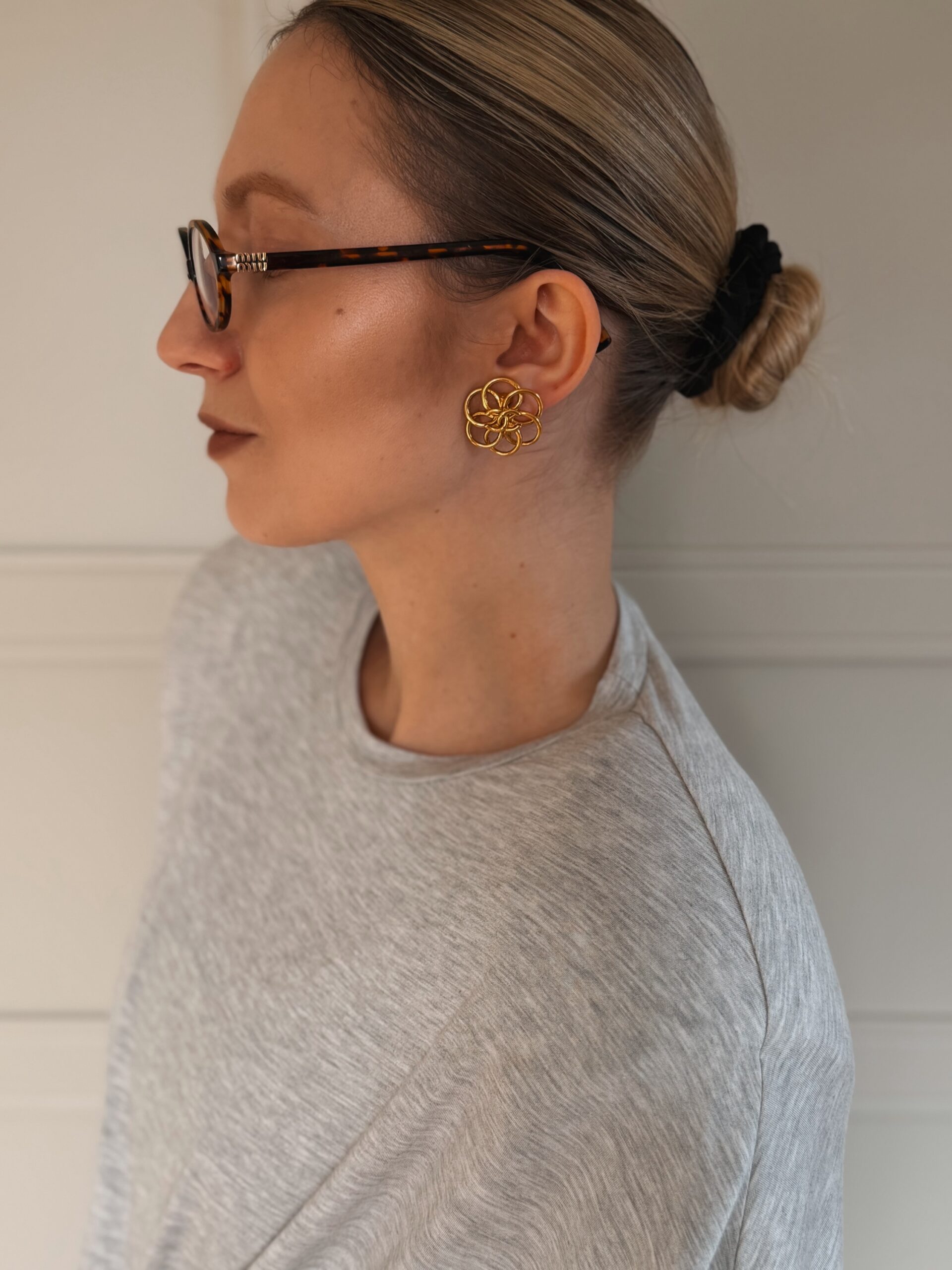 Klipsy Chanel CC kamelie - obrazek 4